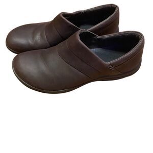 Merrell women’s size 9.5 style J51694 clog brown slip on